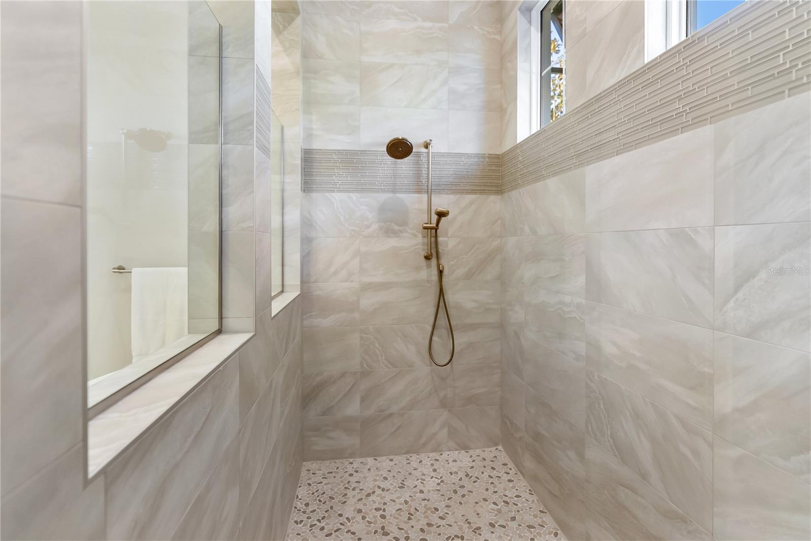 A4681091 Property Photo