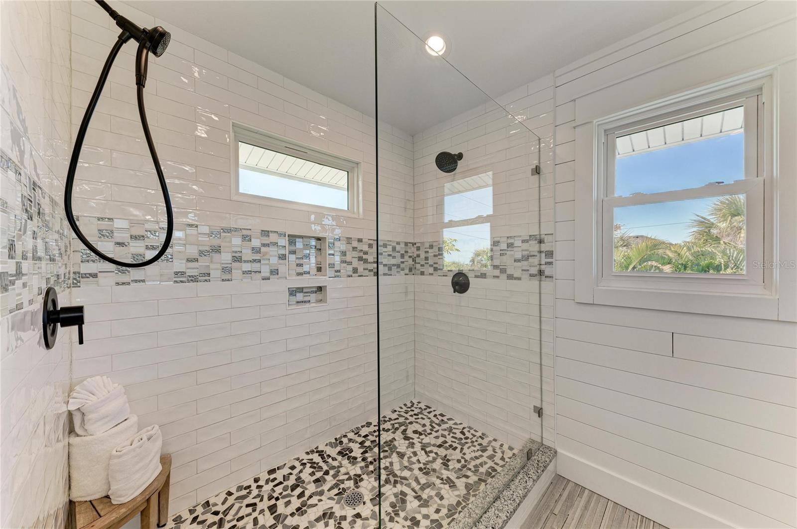 A4681095 Property Photo