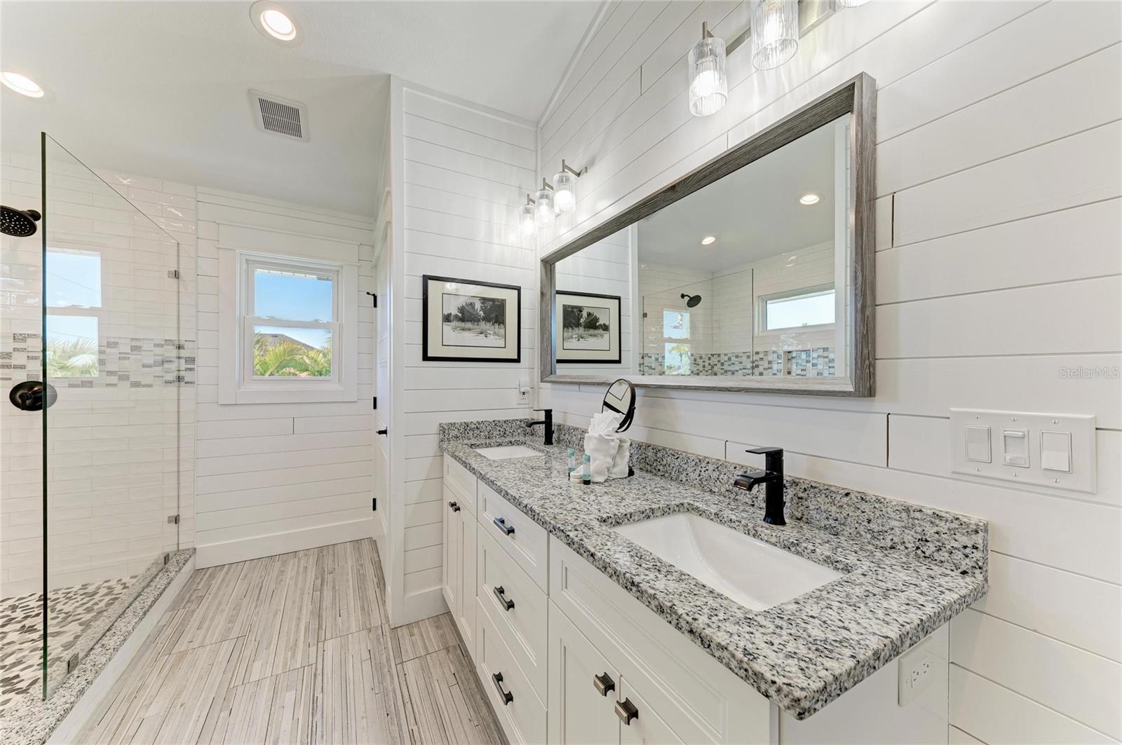 A4681095 Property Photo