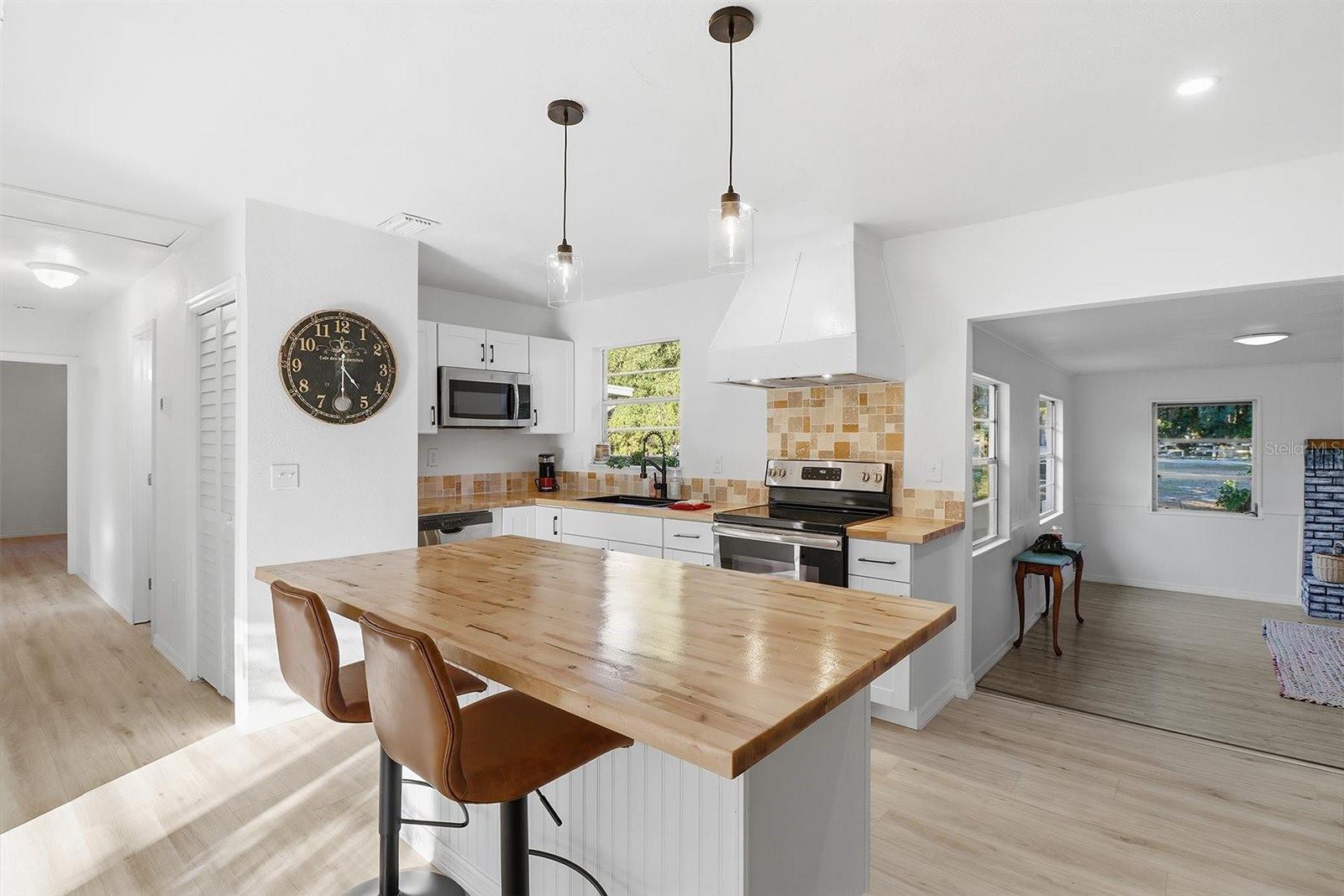 1045 N FAN PALM PT, CRYSTAL RIVER, FL, 34429