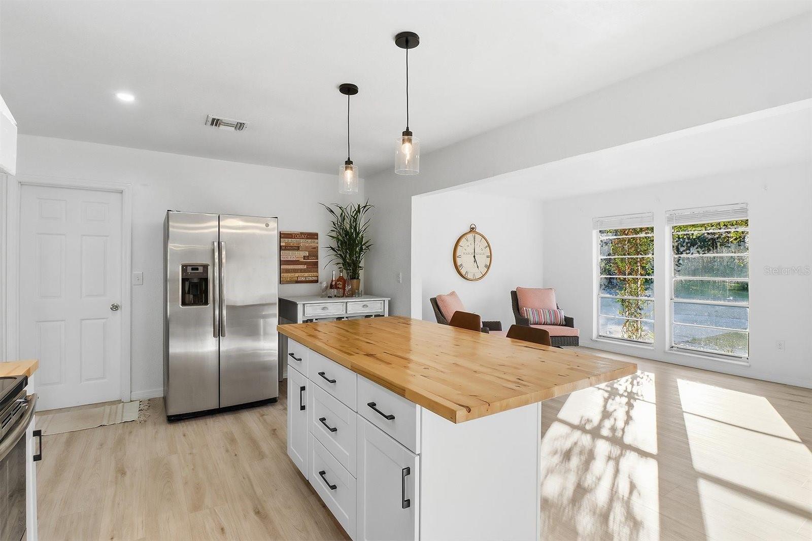 1045 N FAN PALM PT, CRYSTAL RIVER, FL, 34429