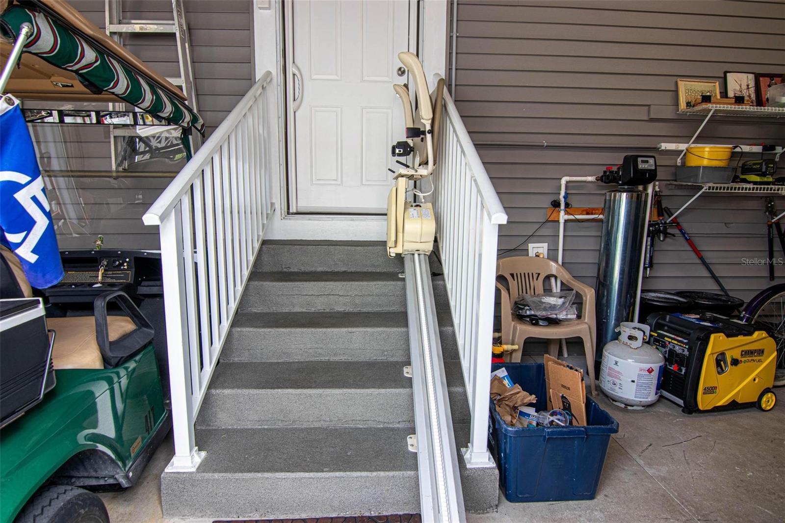 417 SNEAD DR, NORTH FORT MYERS, FL, 33903