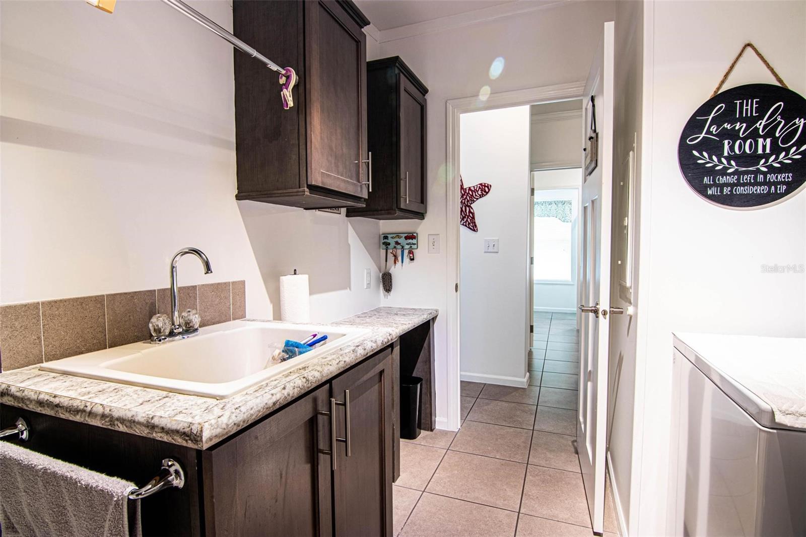 417 SNEAD DR, NORTH FORT MYERS, FL, 33903