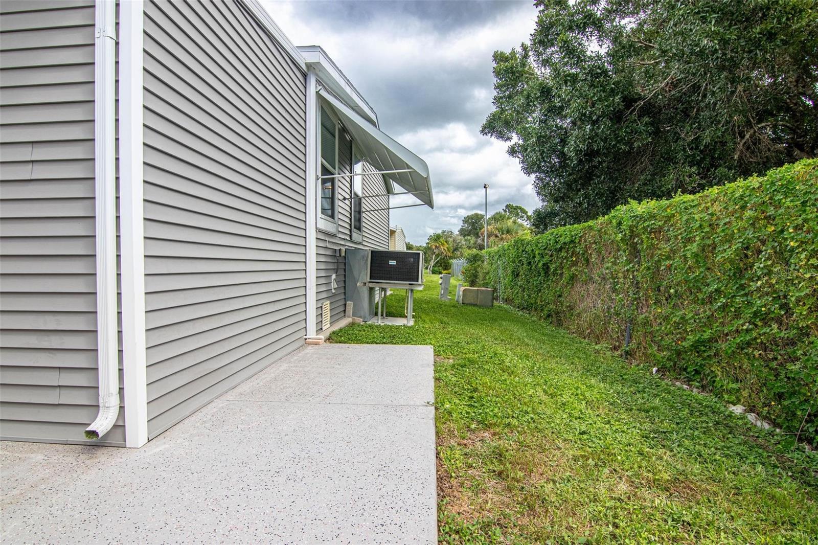 417 SNEAD DR, NORTH FORT MYERS, FL, 33903