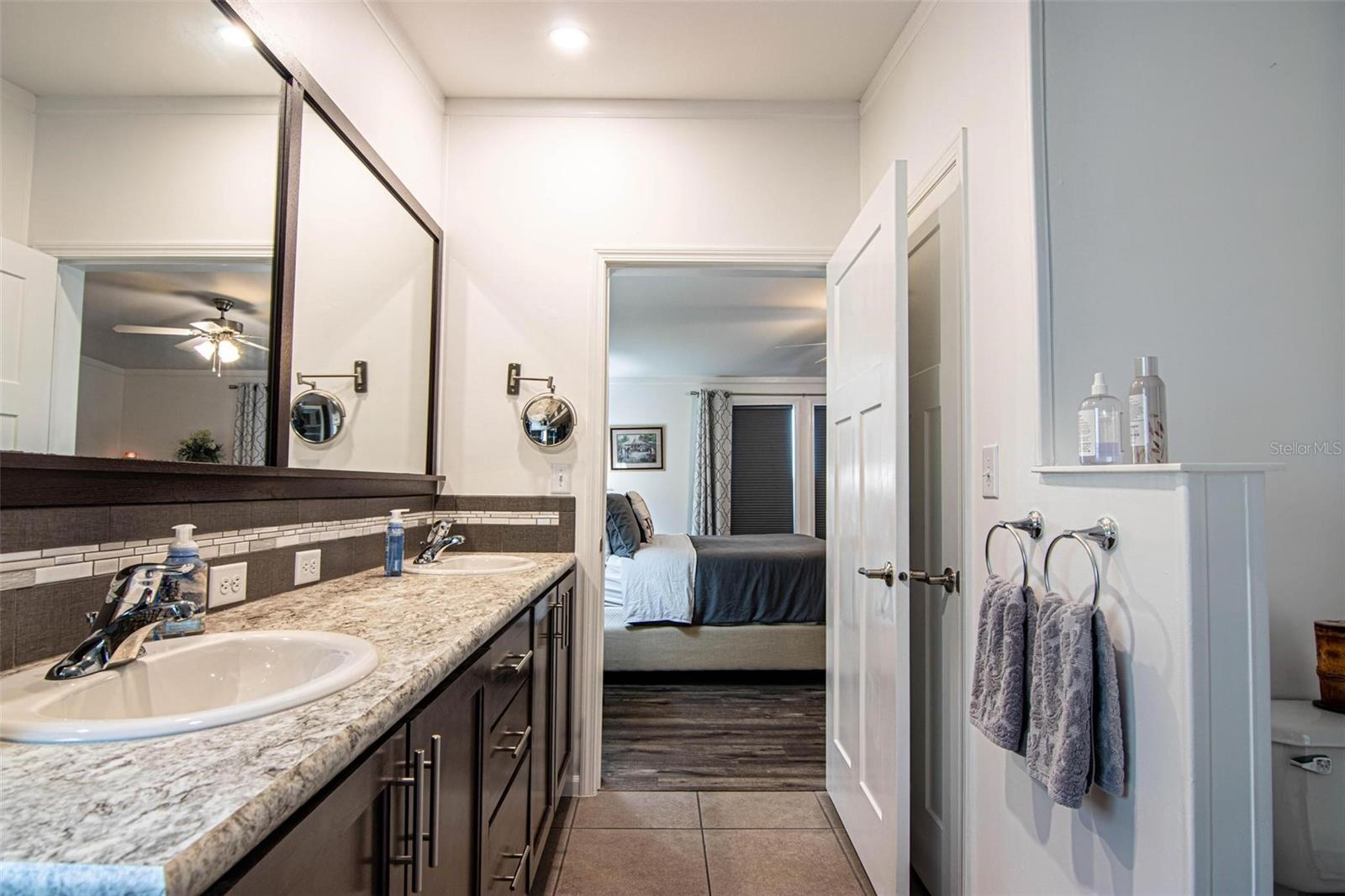 417 SNEAD DR, NORTH FORT MYERS, FL, 33903