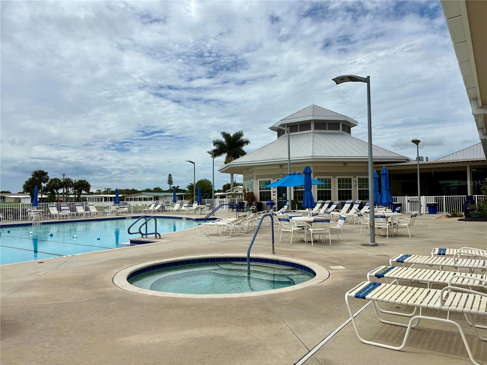 417 SNEAD DR, NORTH FORT MYERS, FL, 33903