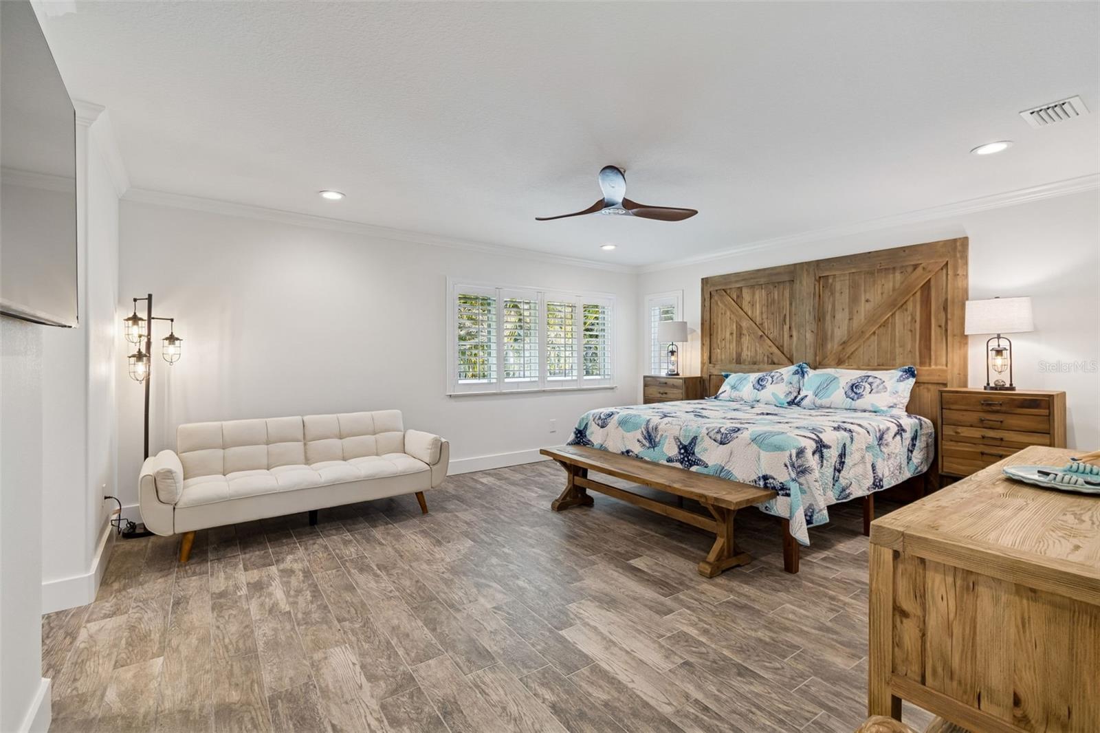 TB8472180 Property Photo