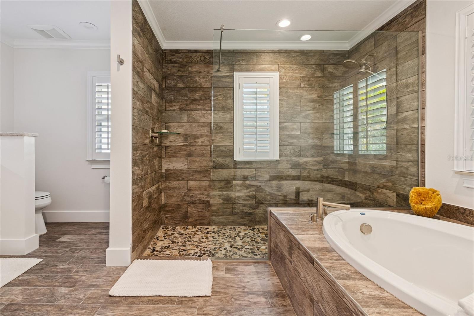 TB8472180 Property Photo