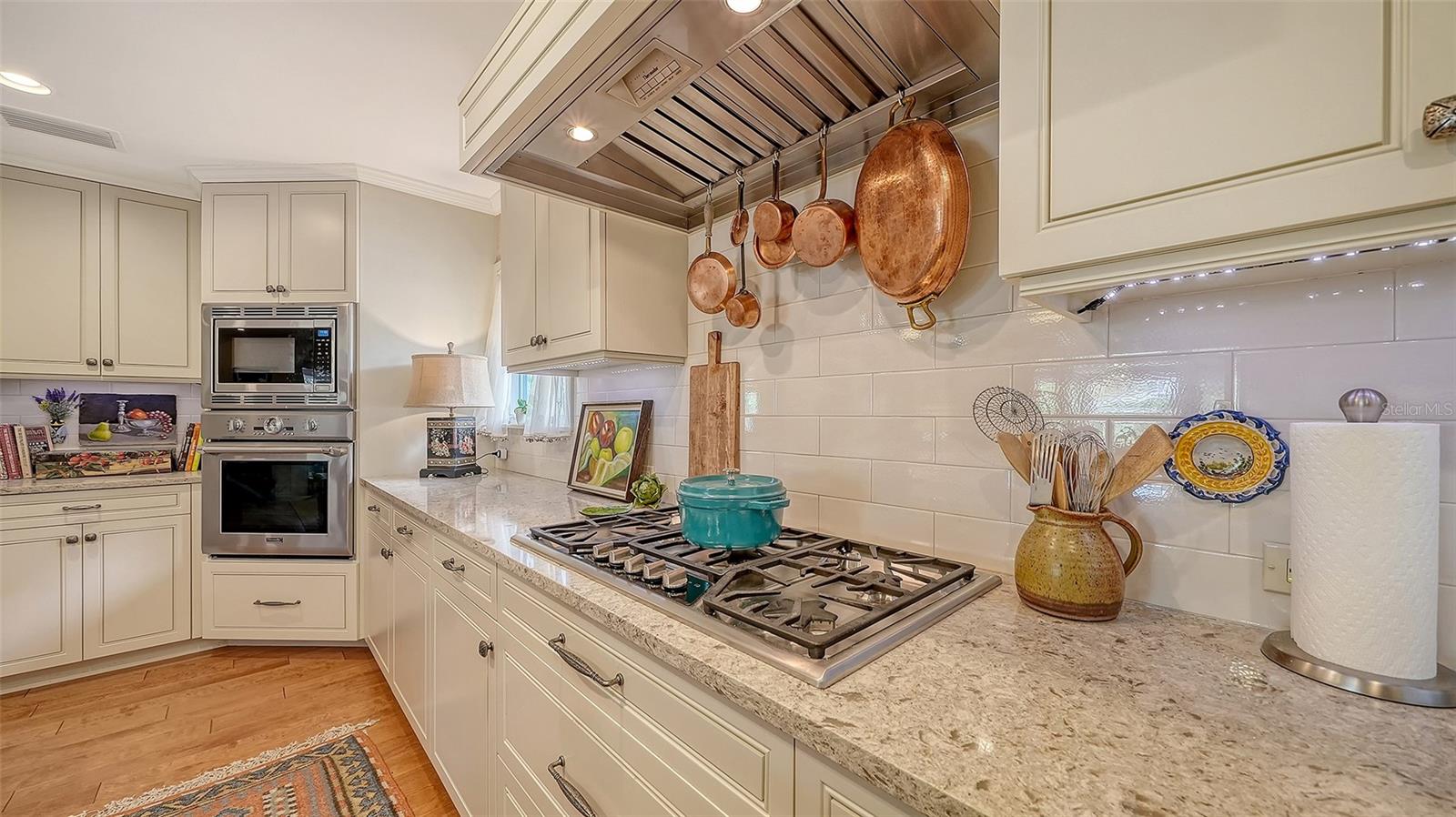 A4681101 Property Photo