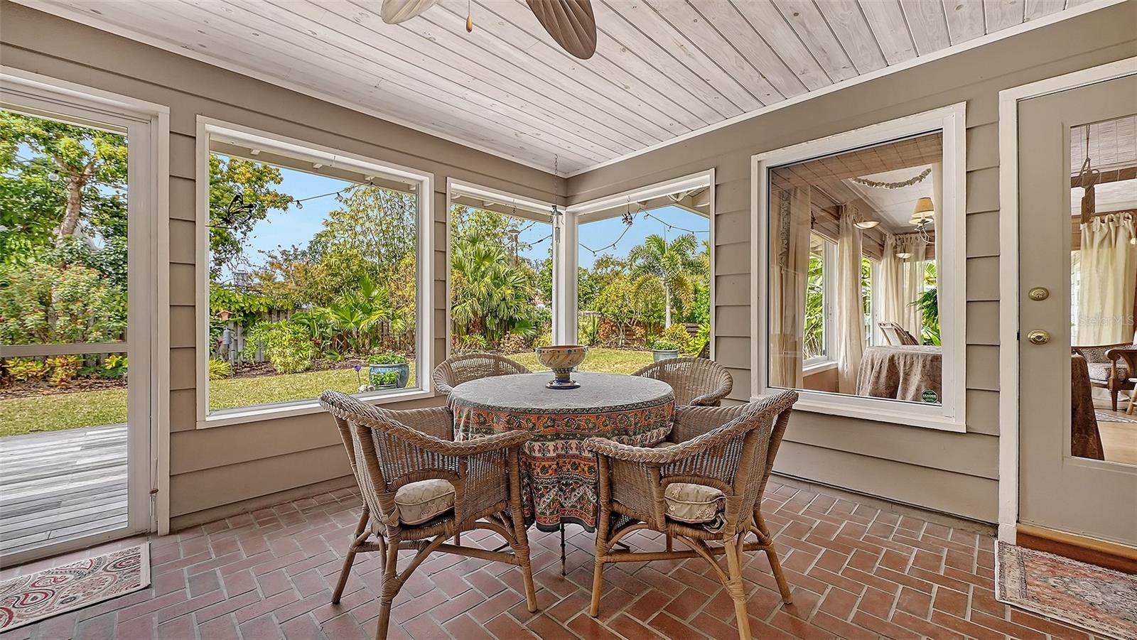 A4681101 Property Photo