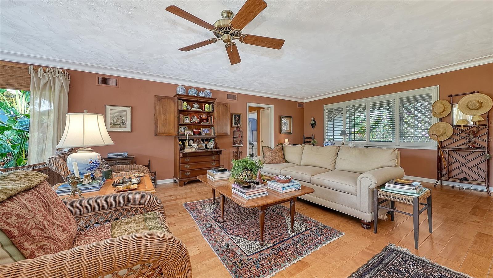 A4681101 Property Photo