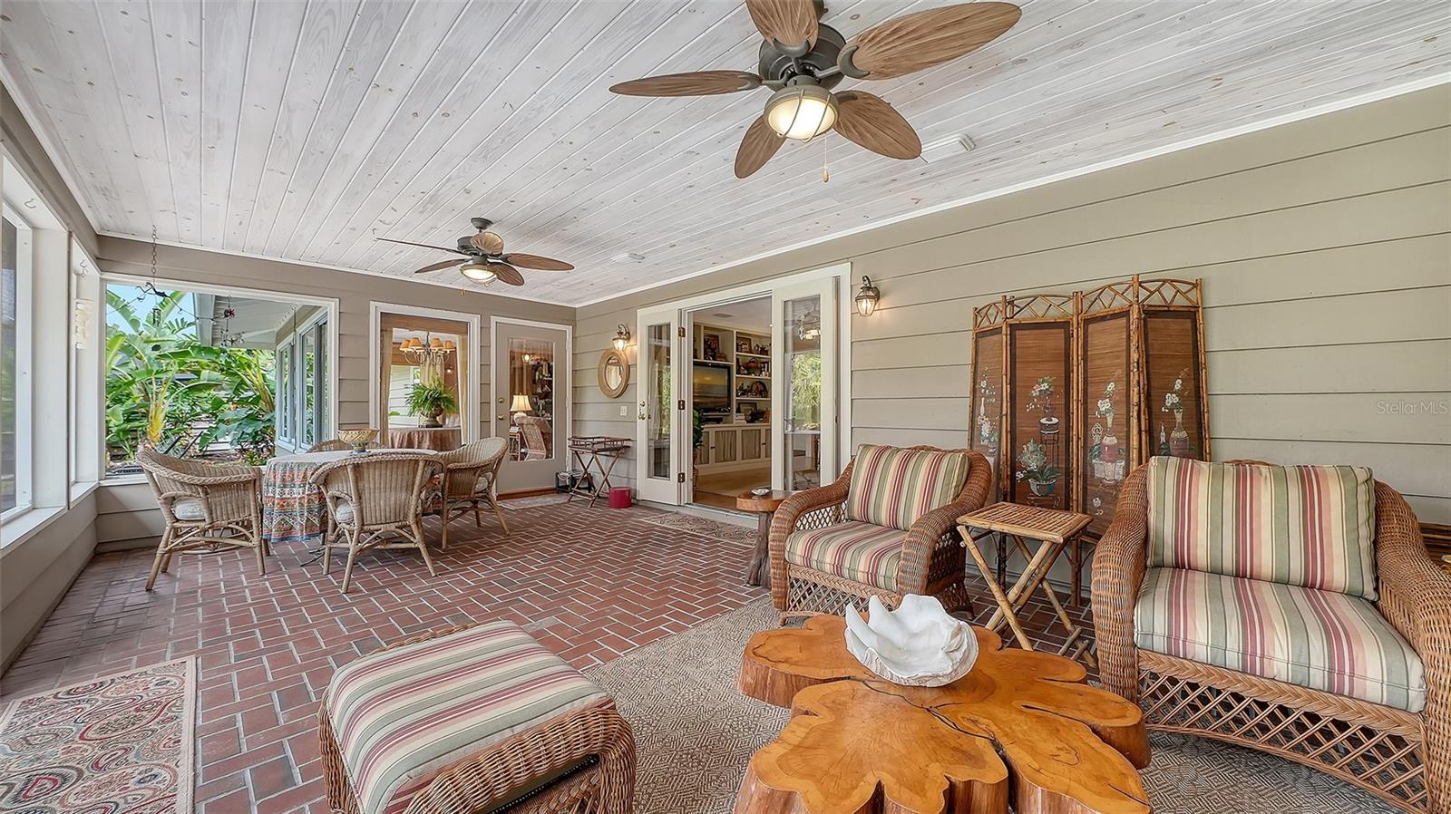 A4681101 Property Photo