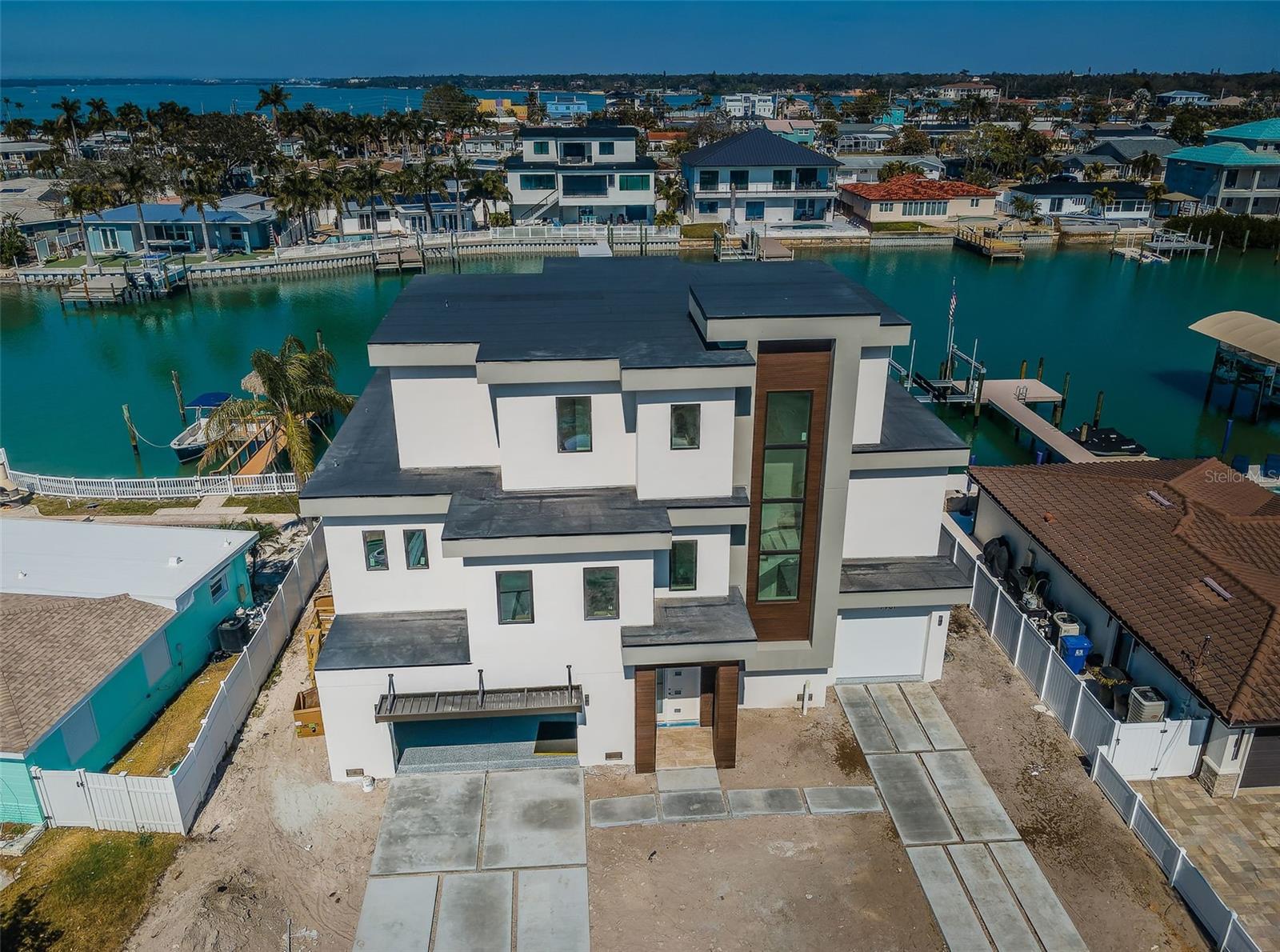 TB8472198 Property Photo