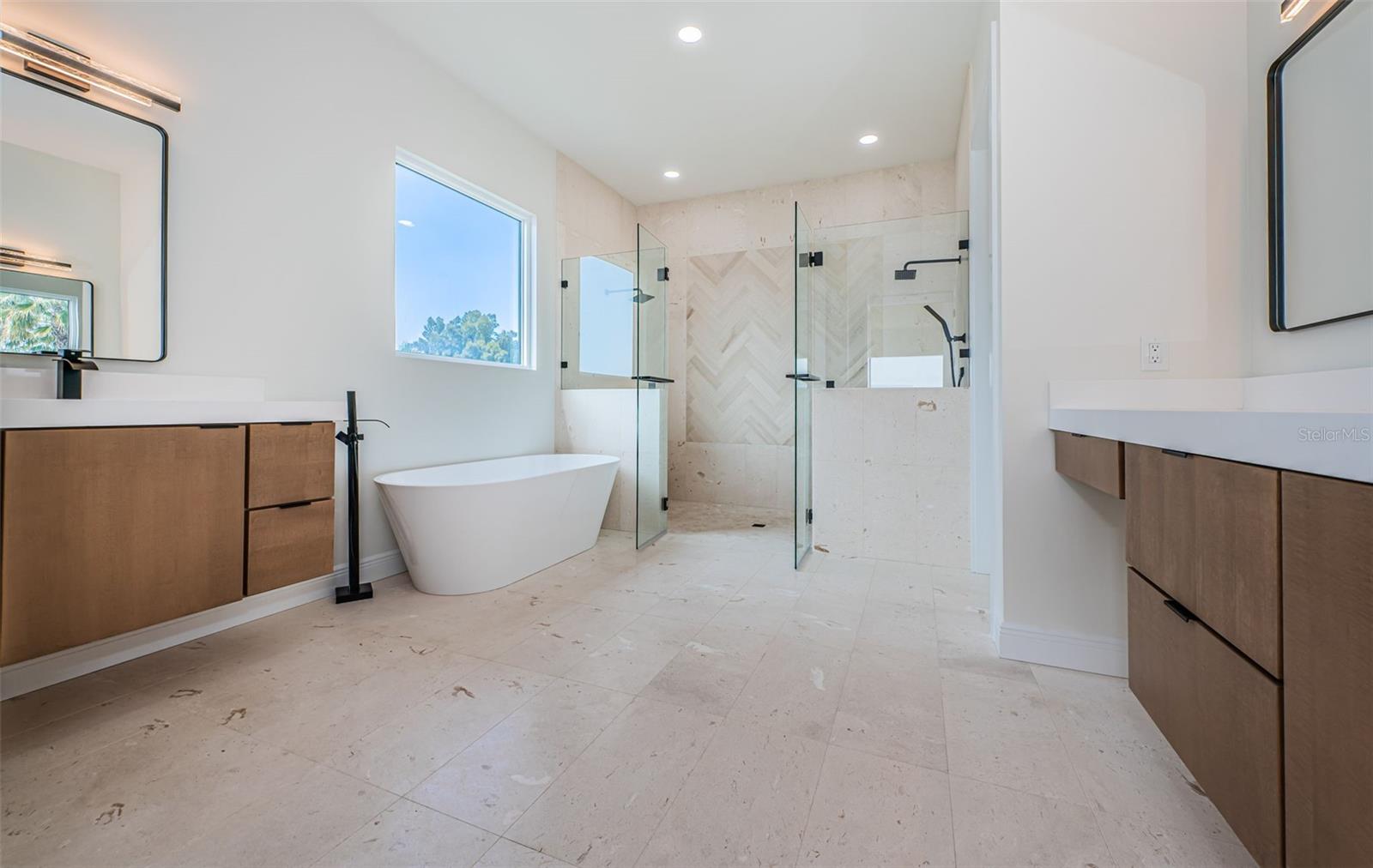 TB8472198 Property Photo