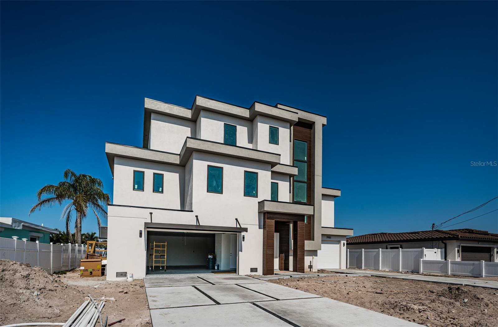 TB8472198 Property Photo