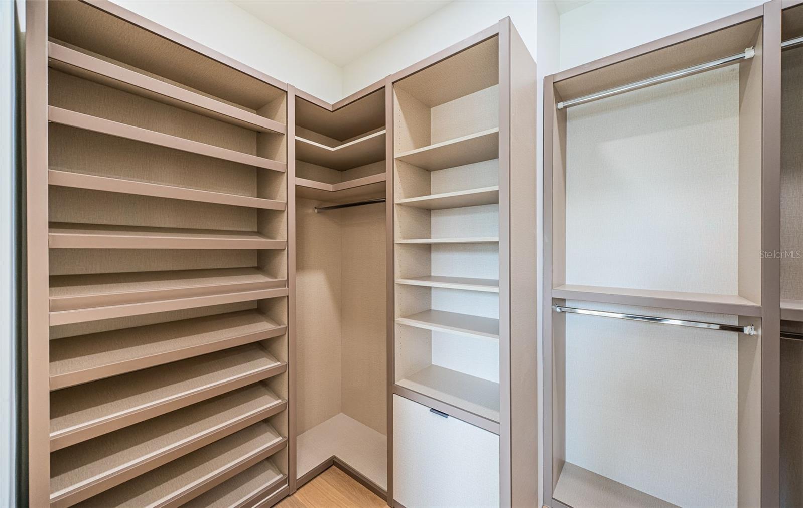 TB8472198 Property Photo