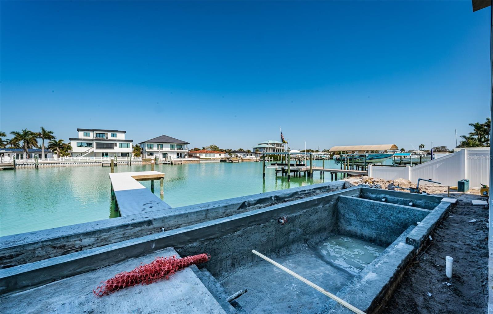 TB8472198 Property Photo