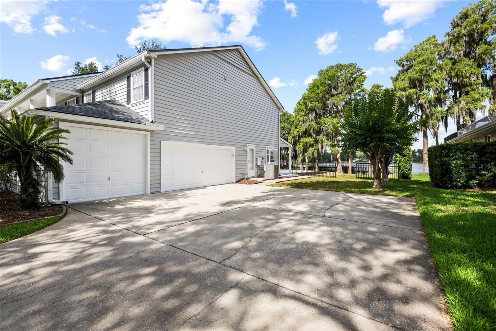 18010 CLEAR LAKE DR, LUTZ, FL, 33548