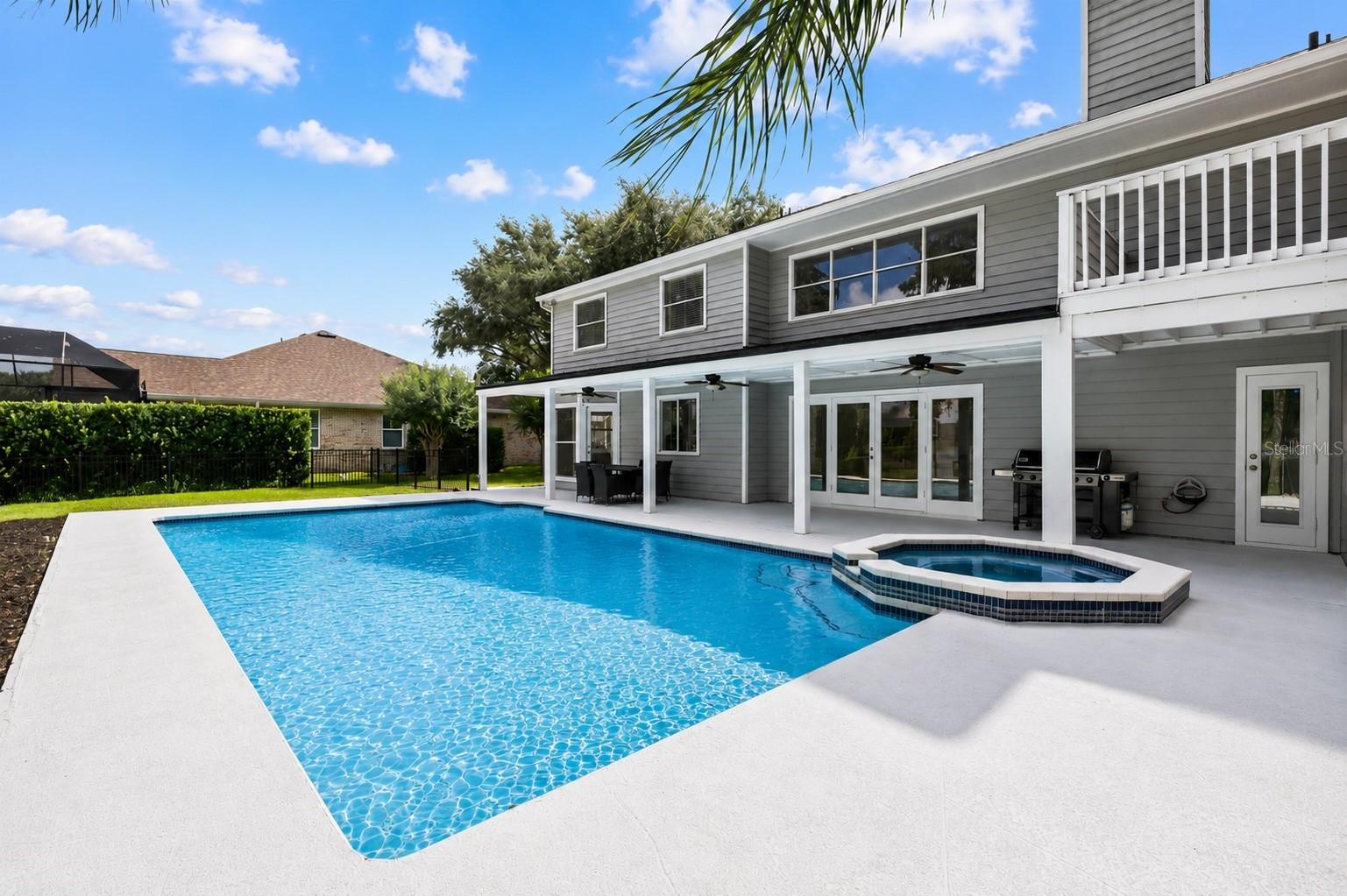 18010 CLEAR LAKE DR, LUTZ, FL, 33548