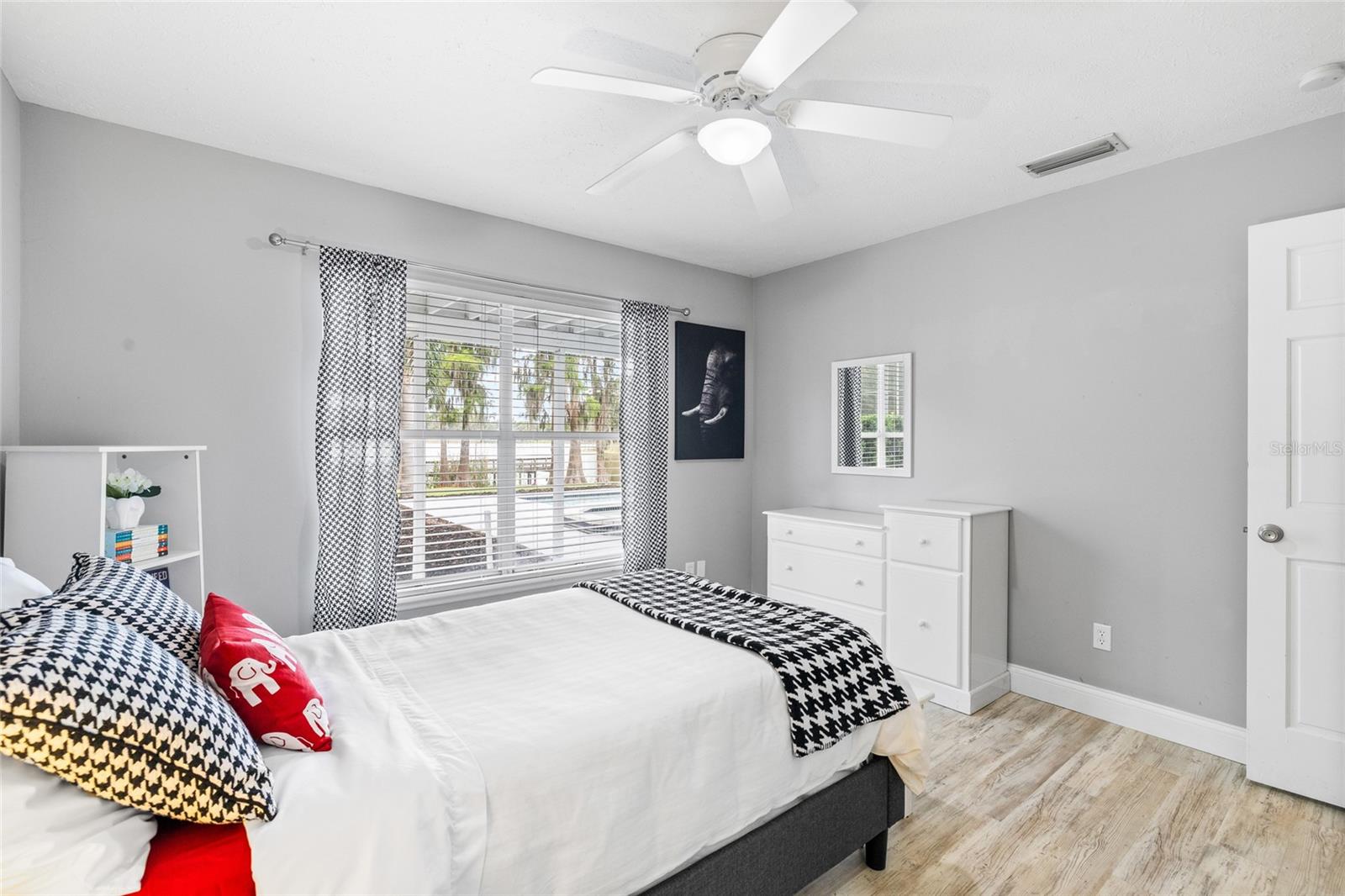 18010 CLEAR LAKE DR, LUTZ, FL, 33548