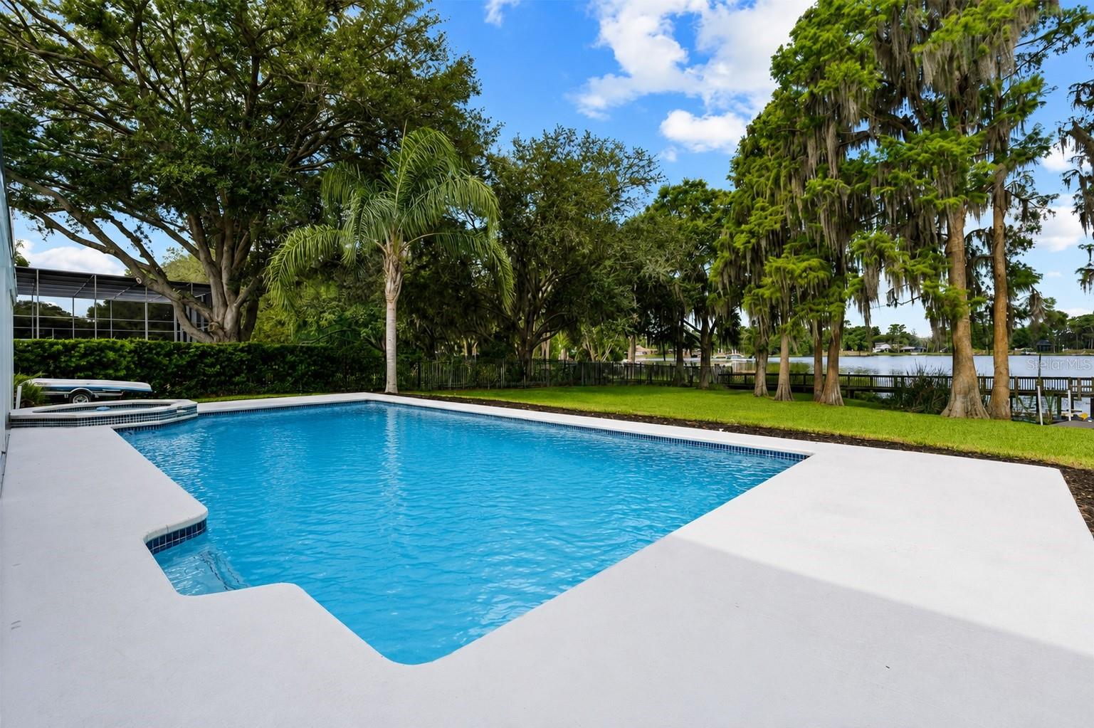18010 CLEAR LAKE DR, LUTZ, FL, 33548