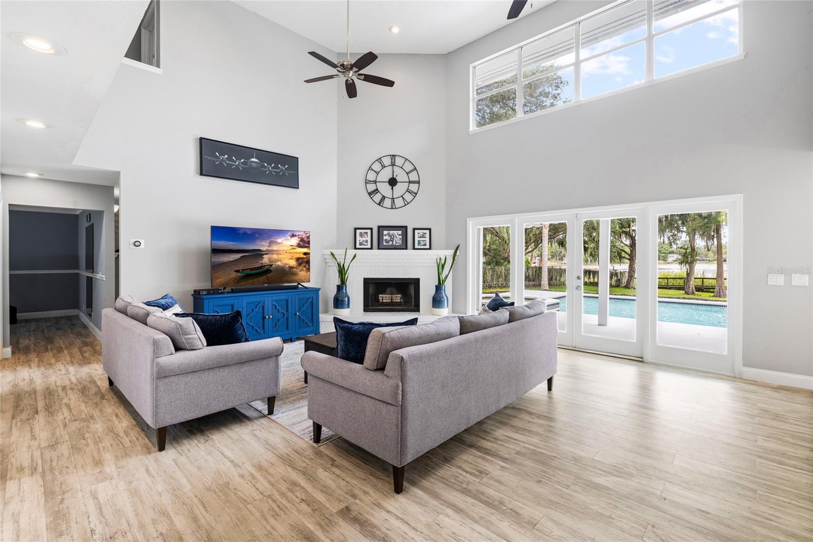 18010 CLEAR LAKE DR, LUTZ, FL, 33548