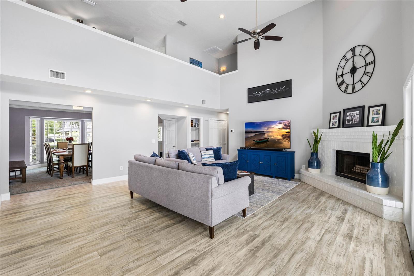 18010 CLEAR LAKE DR, LUTZ, FL, 33548