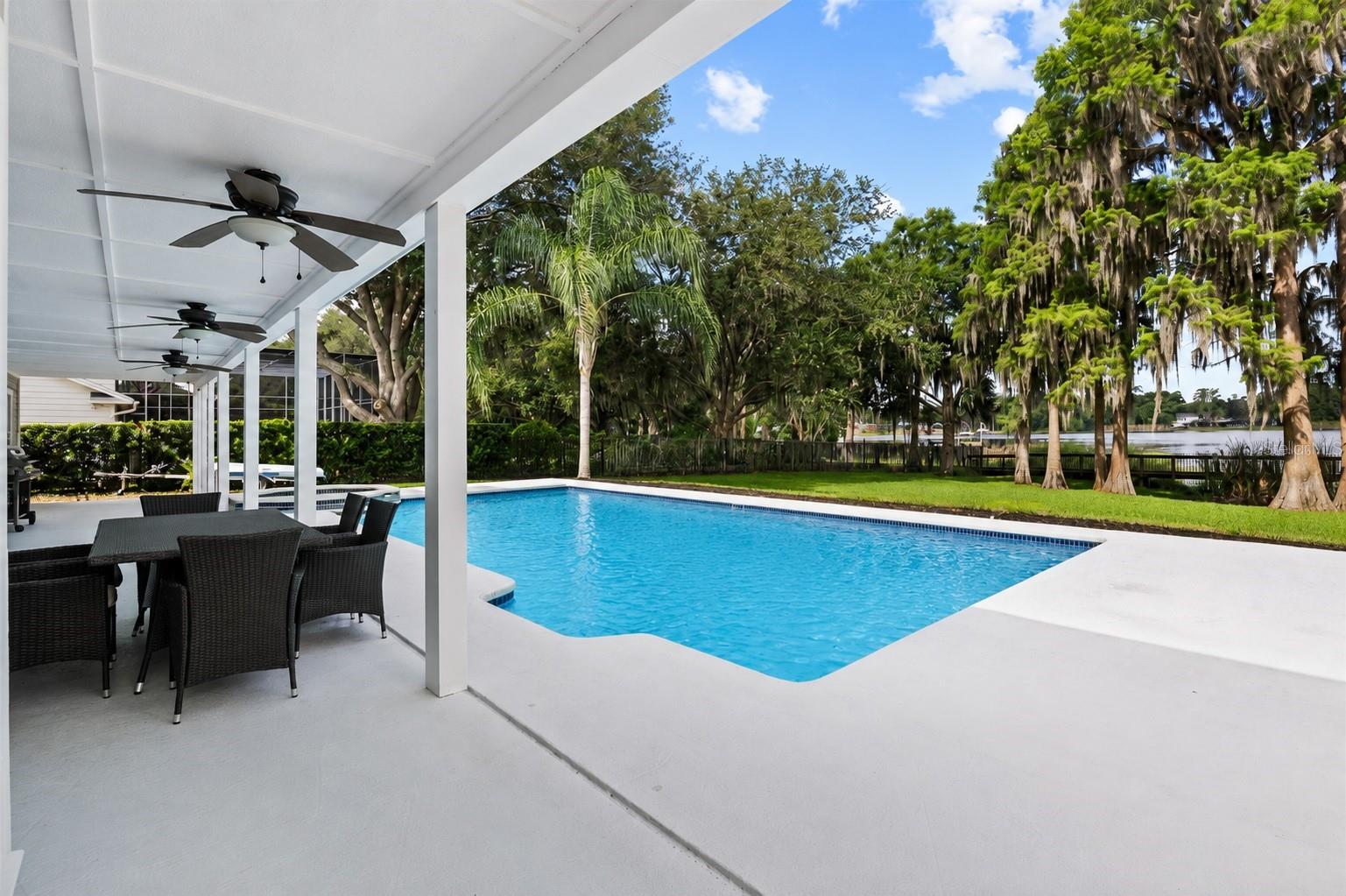 18010 CLEAR LAKE DR, LUTZ, FL, 33548