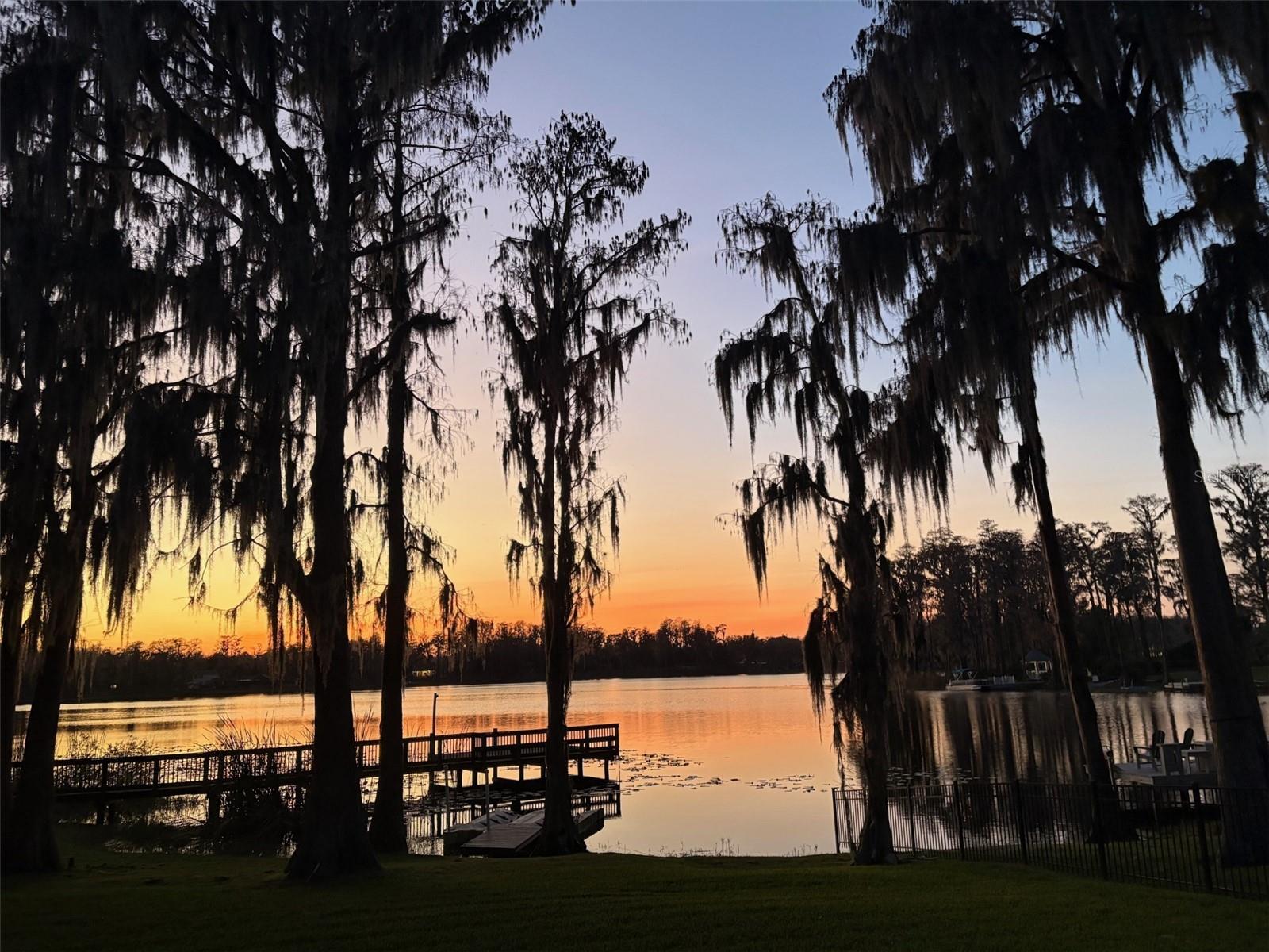 18010 CLEAR LAKE DR, LUTZ, FL, 33548