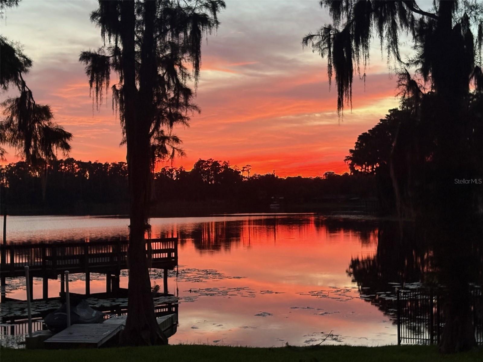 18010 CLEAR LAKE DR, LUTZ, FL, 33548