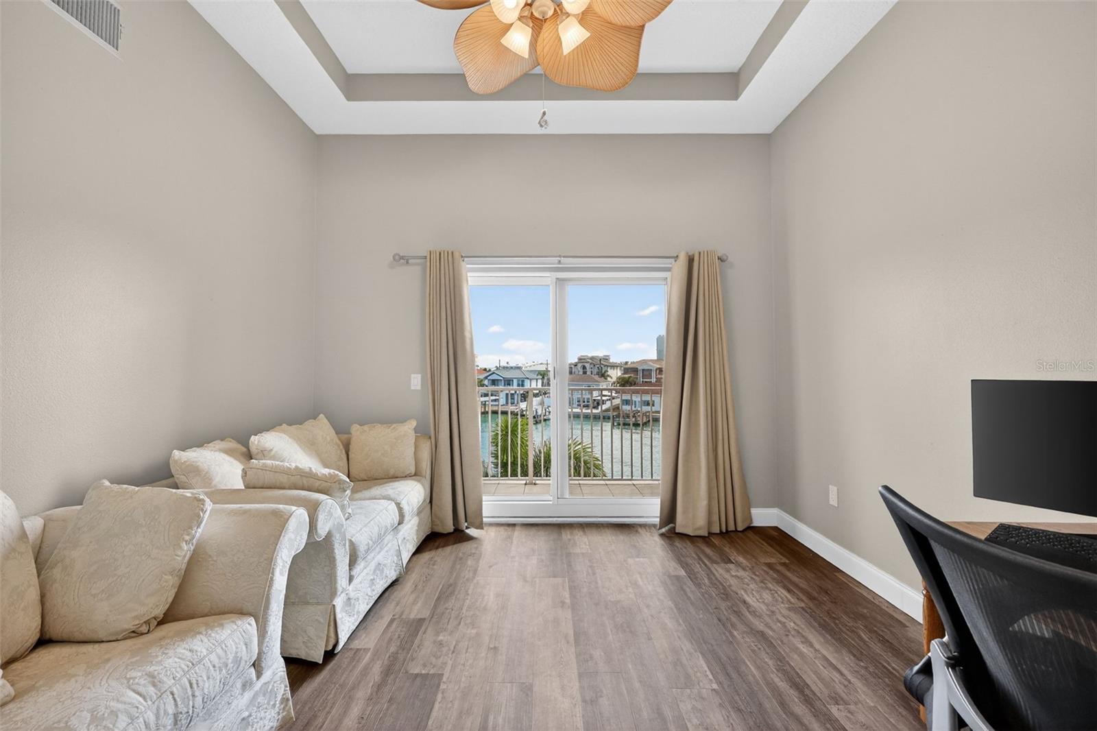 205 BRIGHTWATER DR #202, CLEARWATER BEACH, FL, 33767