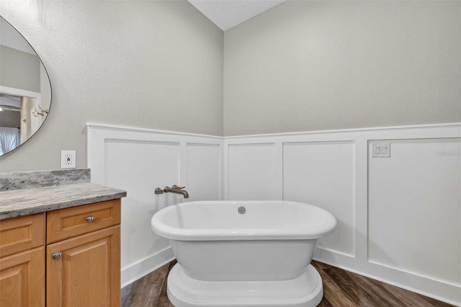 205 BRIGHTWATER DR #202, CLEARWATER BEACH, FL, 33767