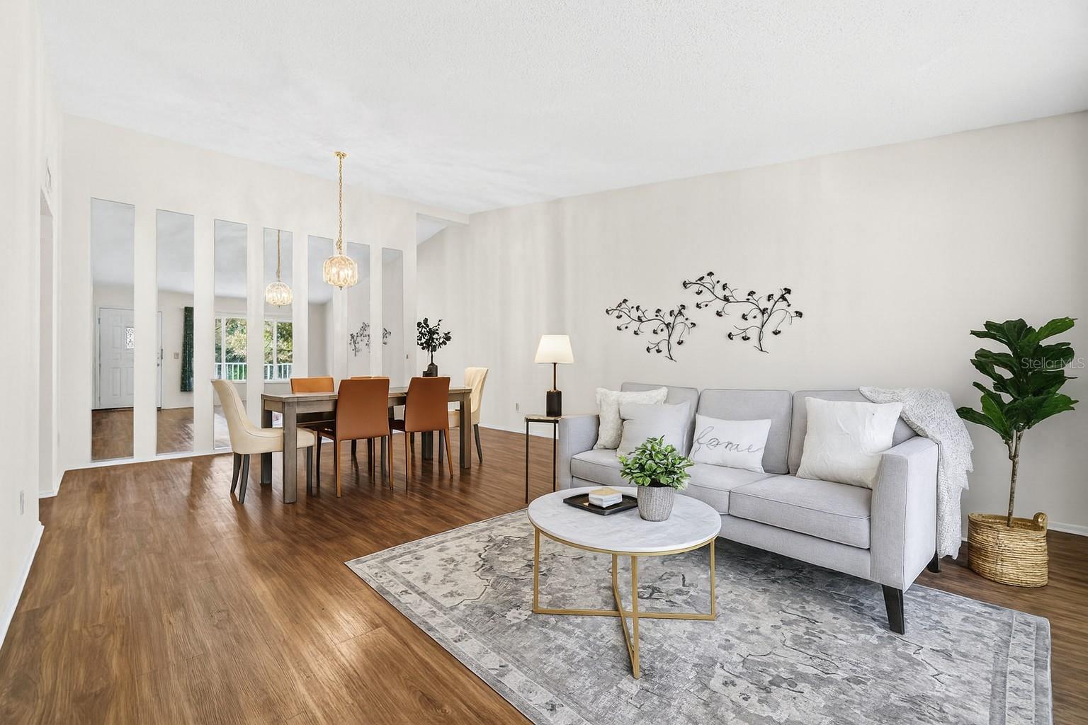 High Ceilings in Living Room/Dining Room