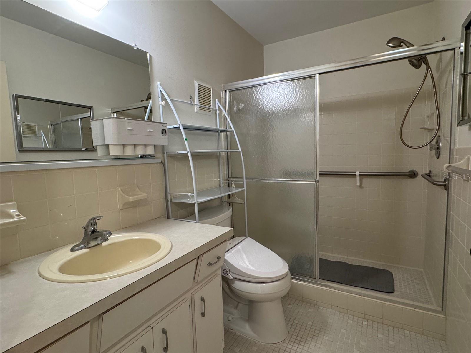 En Suite Bathroom w/Bidet