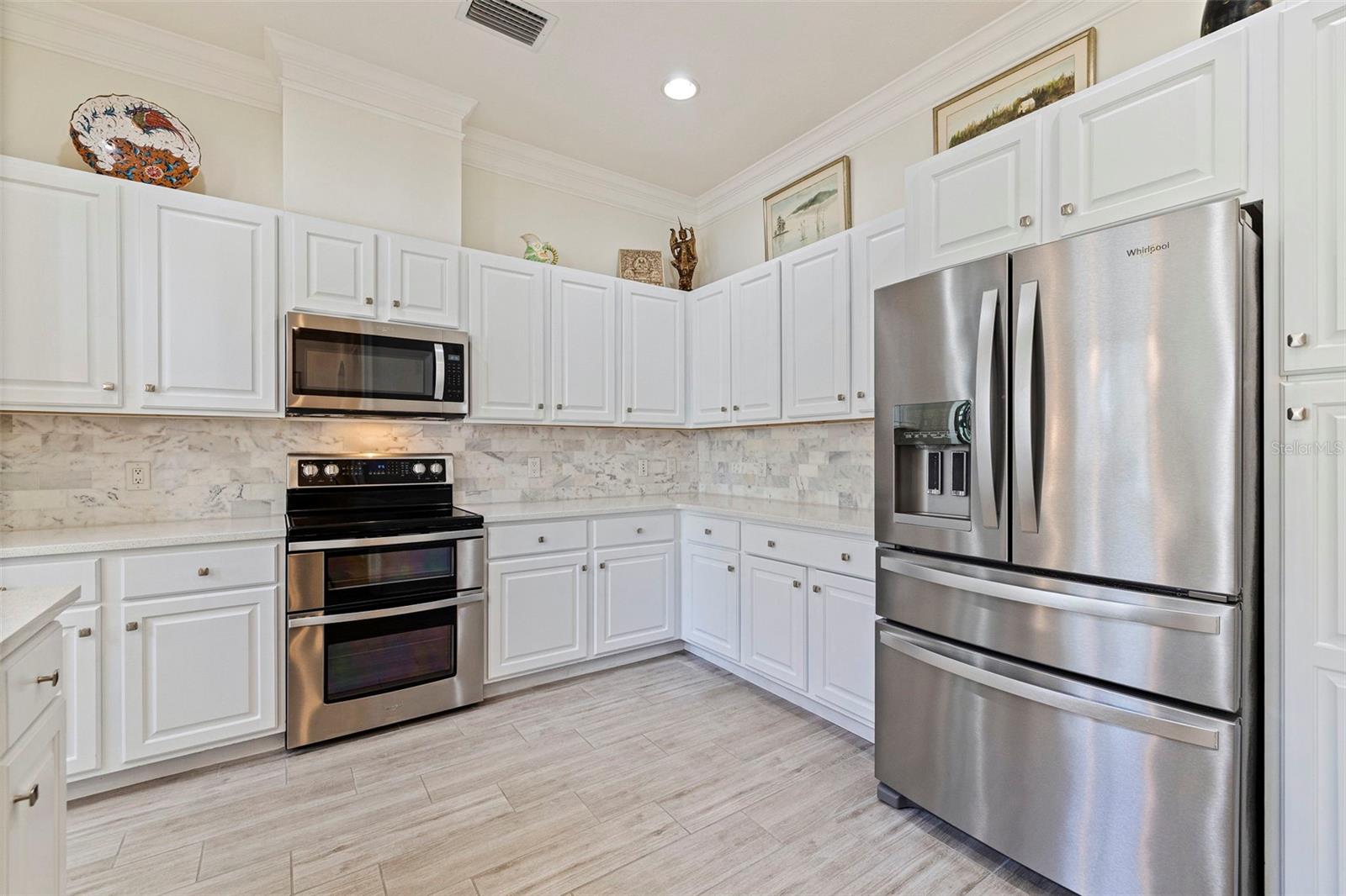 300 NEWBURY PL N, ST PETERSBURG, FL, 33716