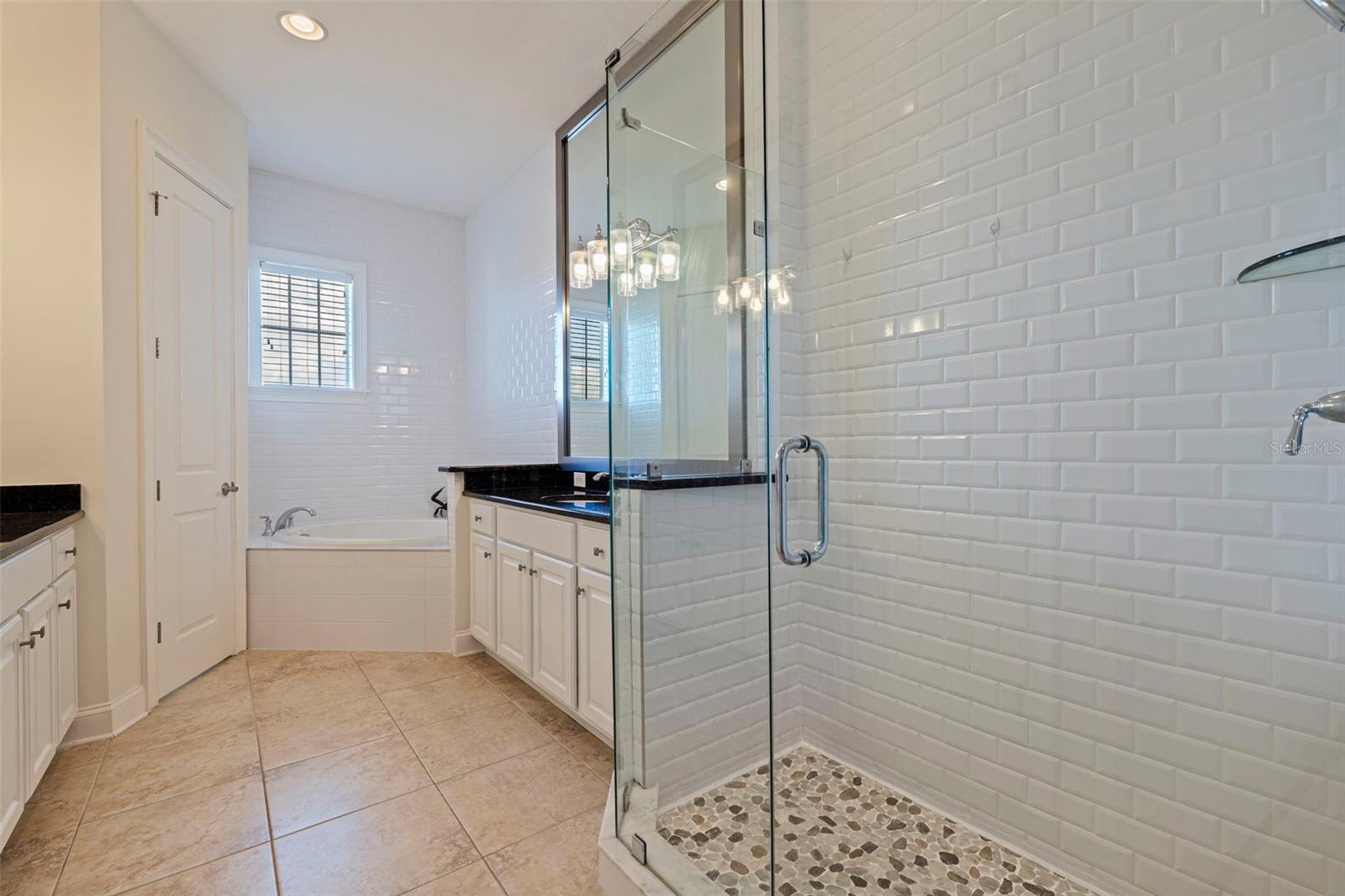 300 NEWBURY PL N, ST PETERSBURG, FL, 33716