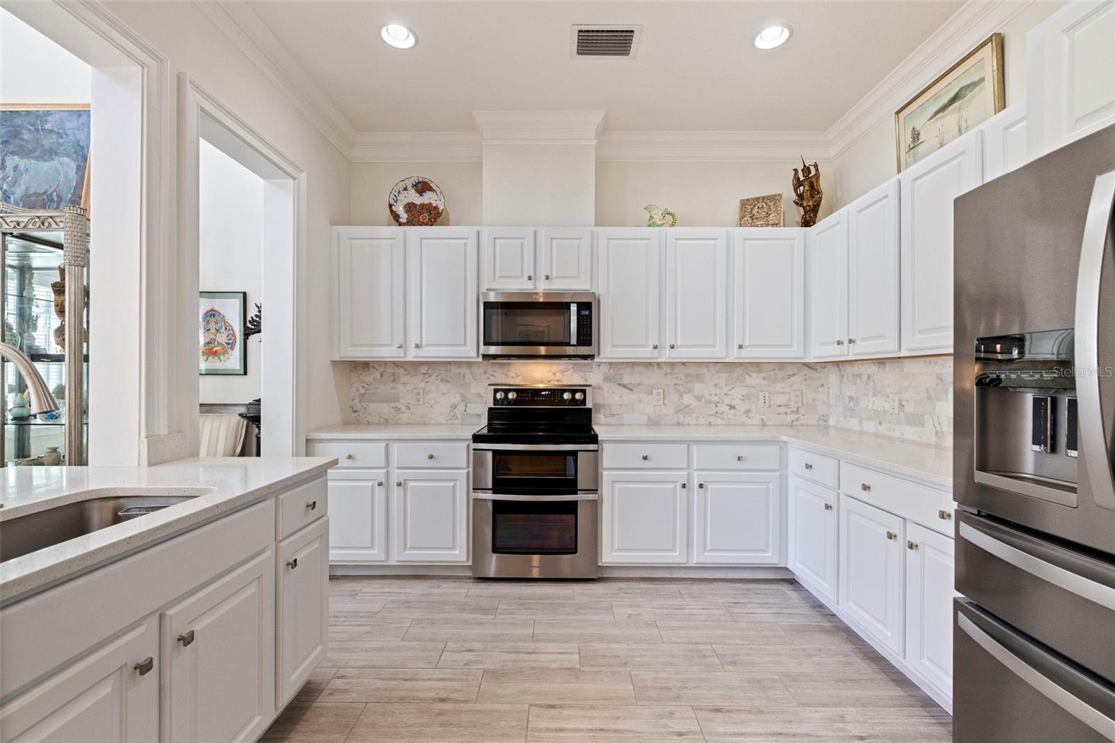 300 NEWBURY PL N, ST PETERSBURG, FL, 33716