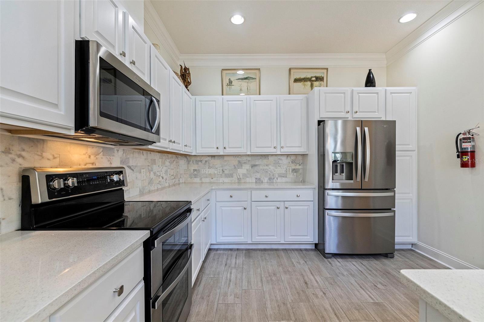 300 NEWBURY PL N, ST PETERSBURG, FL, 33716