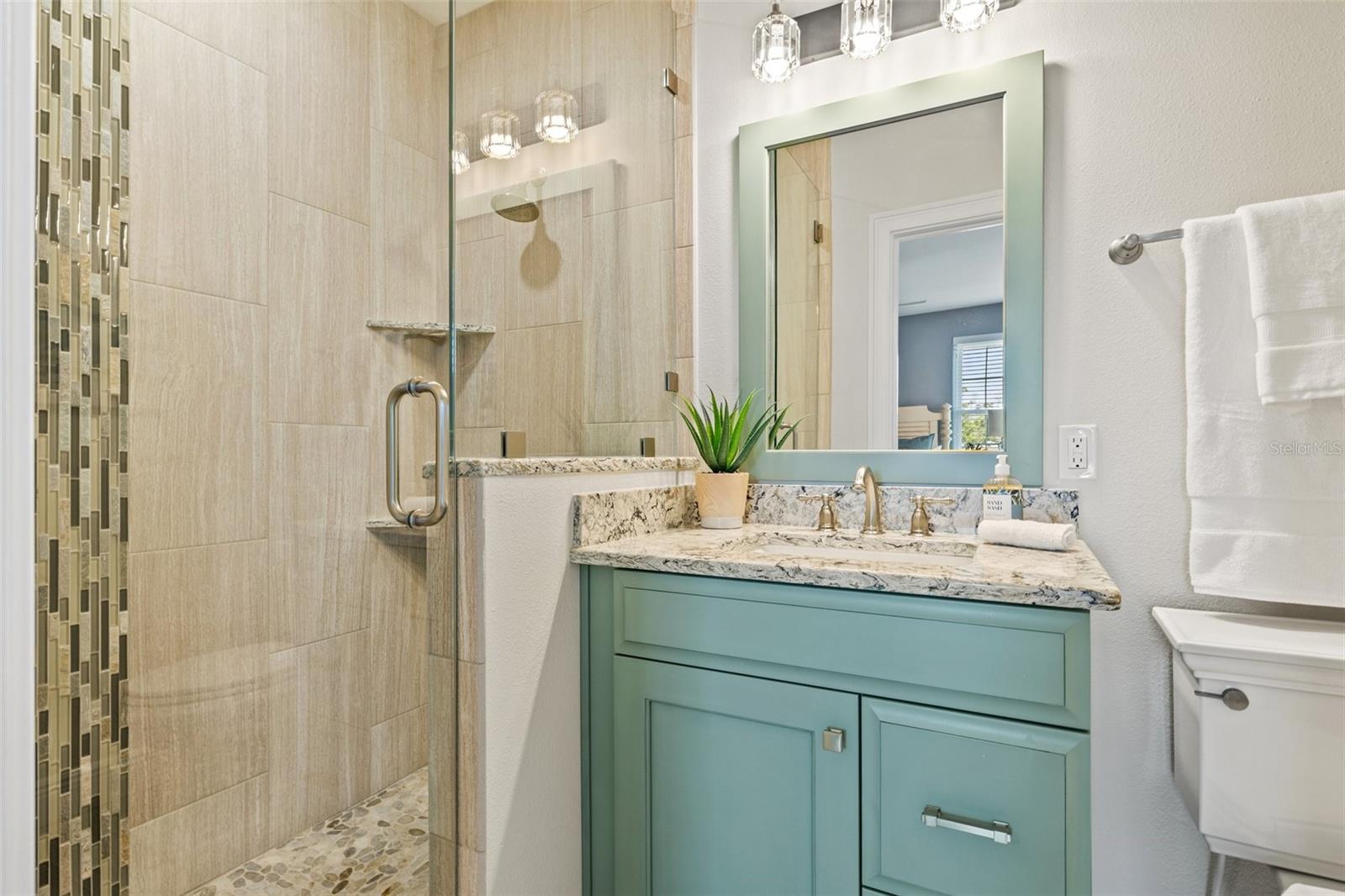 TB8472453 Property Photo