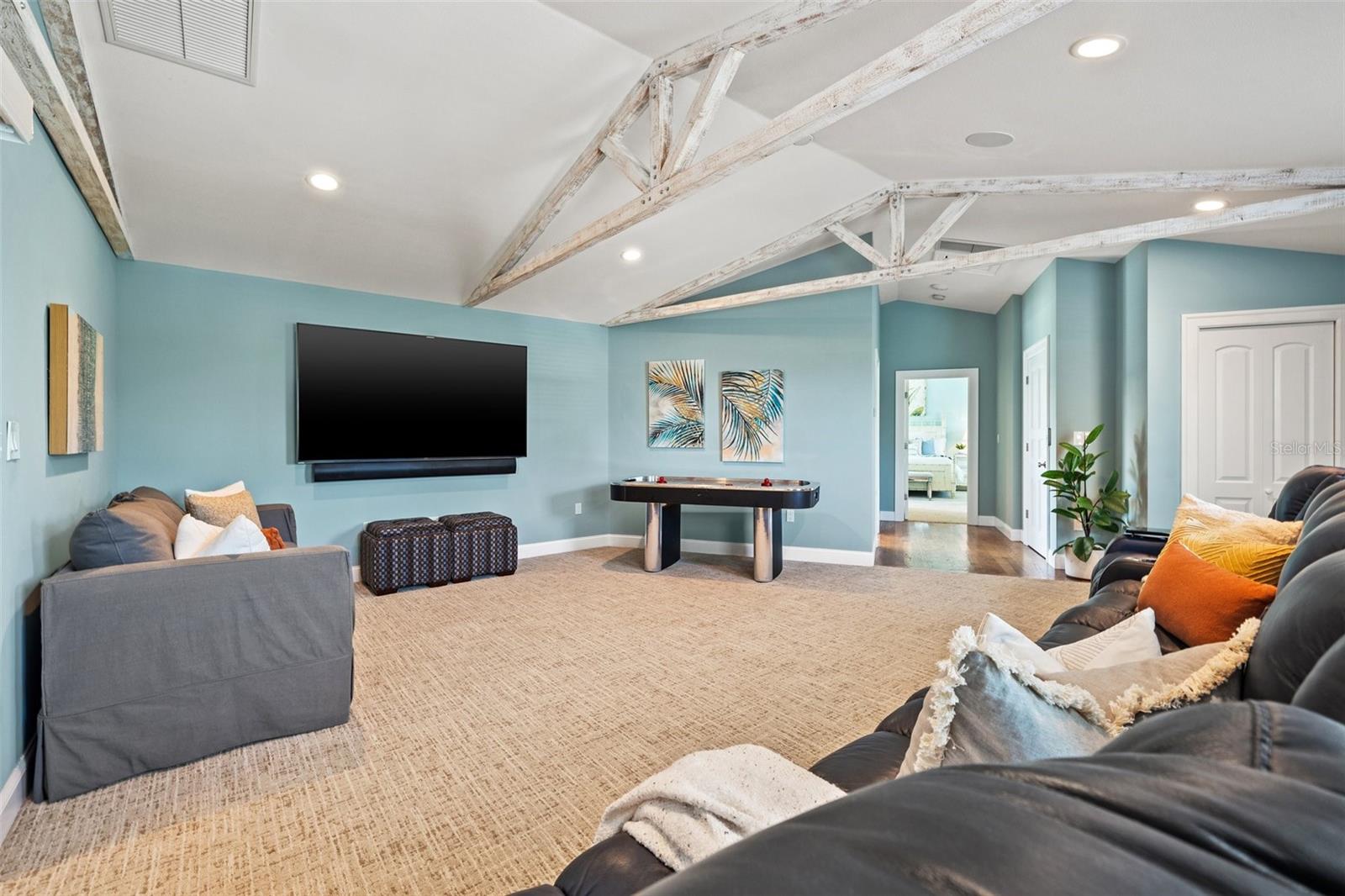 TB8472453 Property Photo