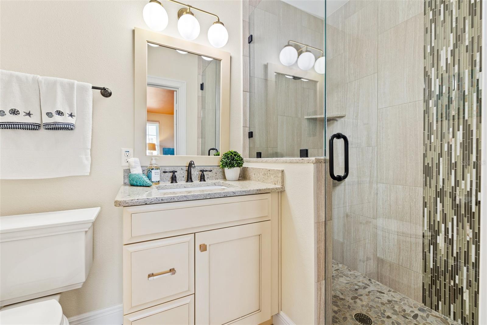 TB8472453 Property Photo