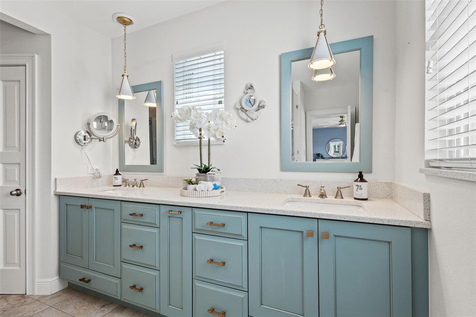 TB8472453 Property Photo