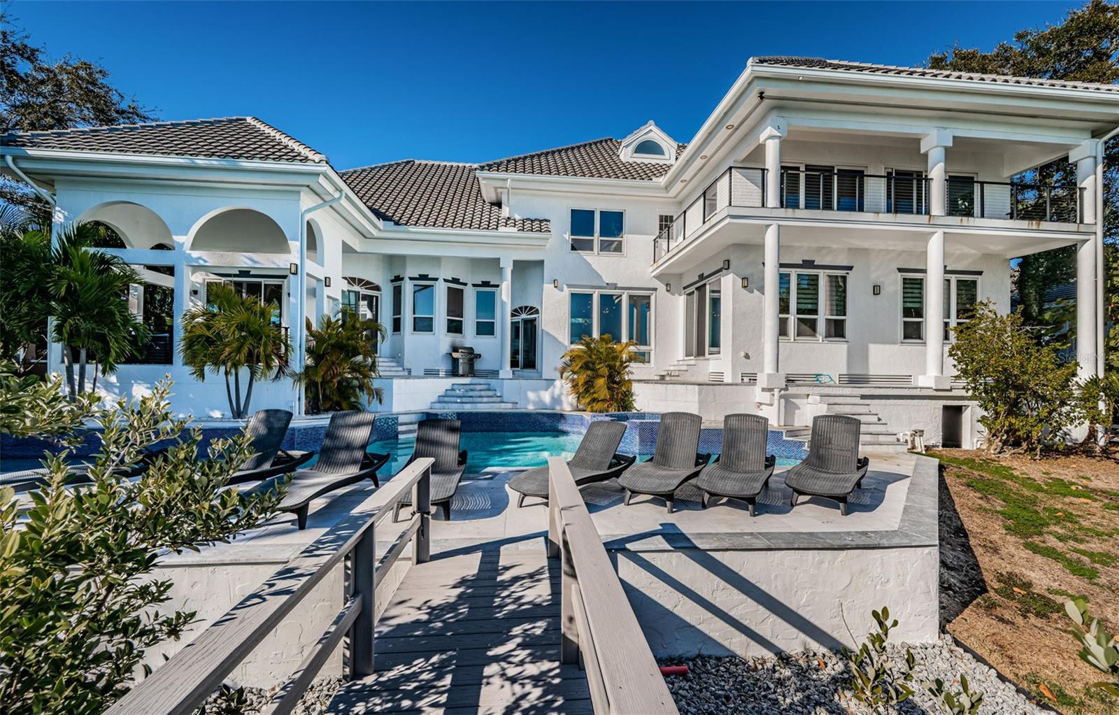 TB8472517 Property Photo