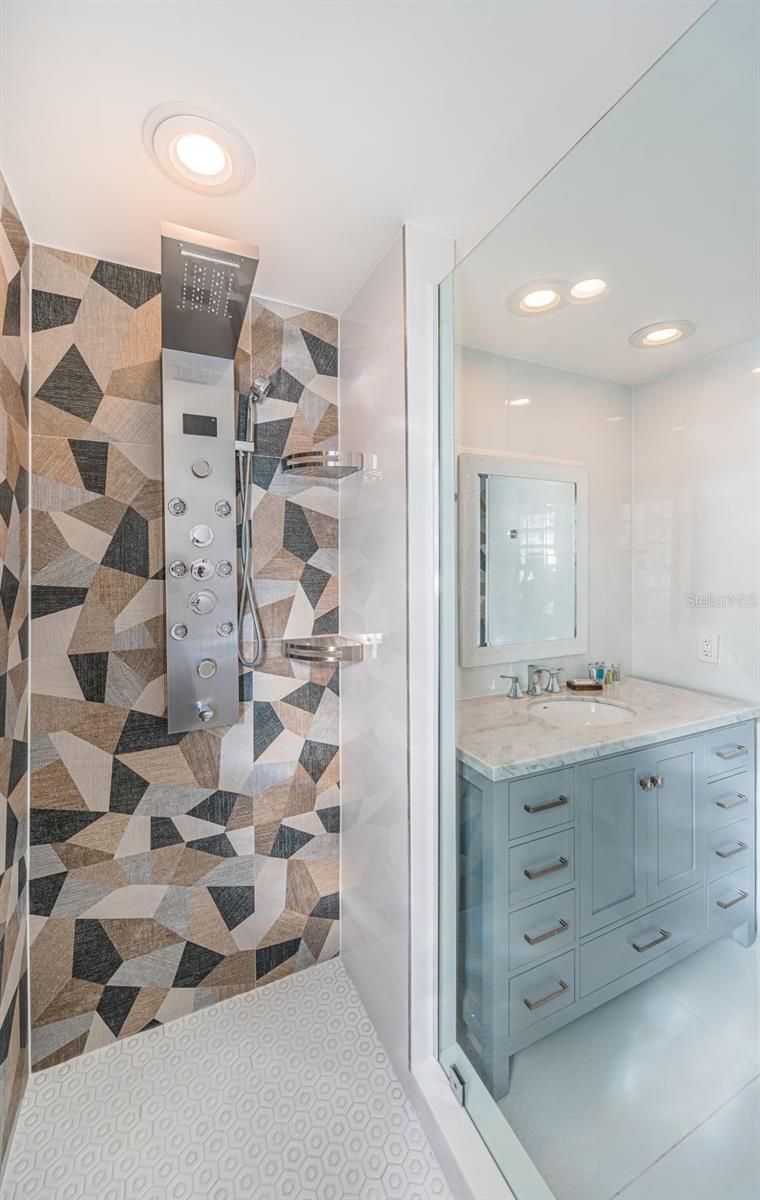 TB8472517 Property Photo