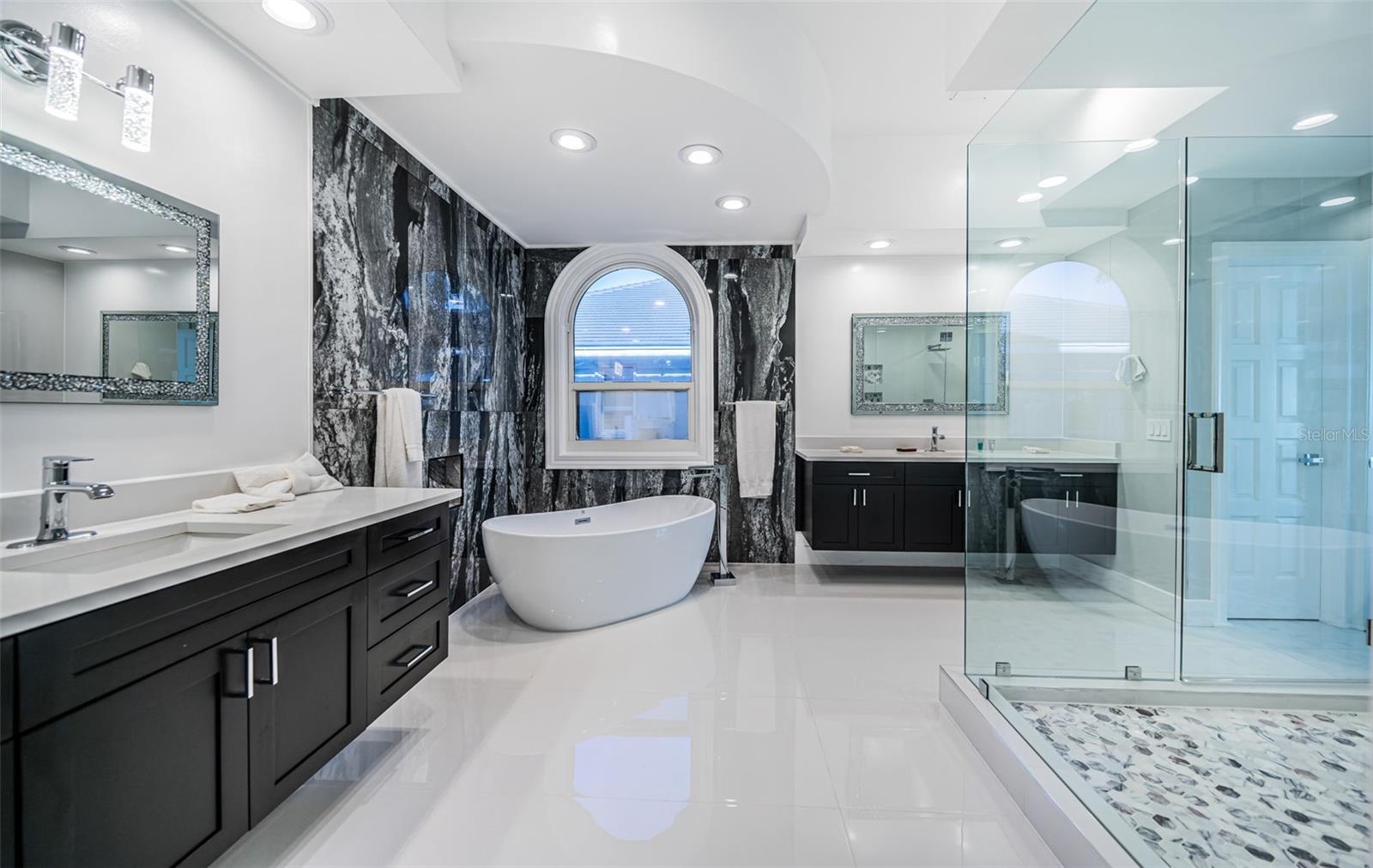 TB8472517 Property Photo