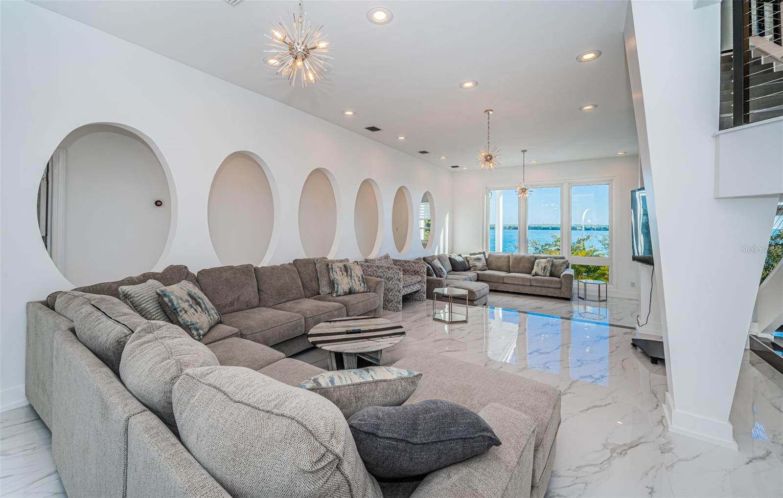 TB8472517 Property Photo