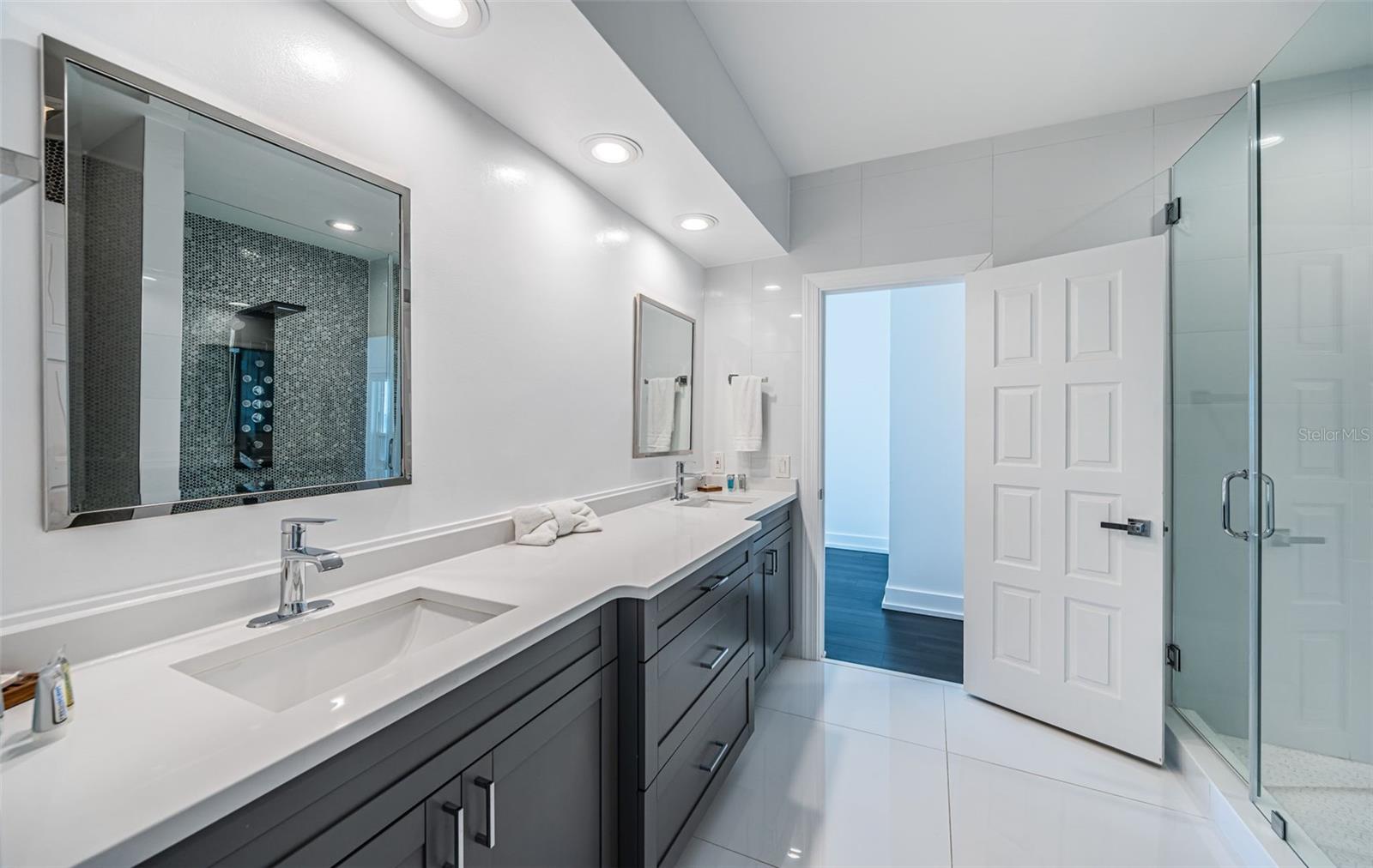 TB8472517 Property Photo