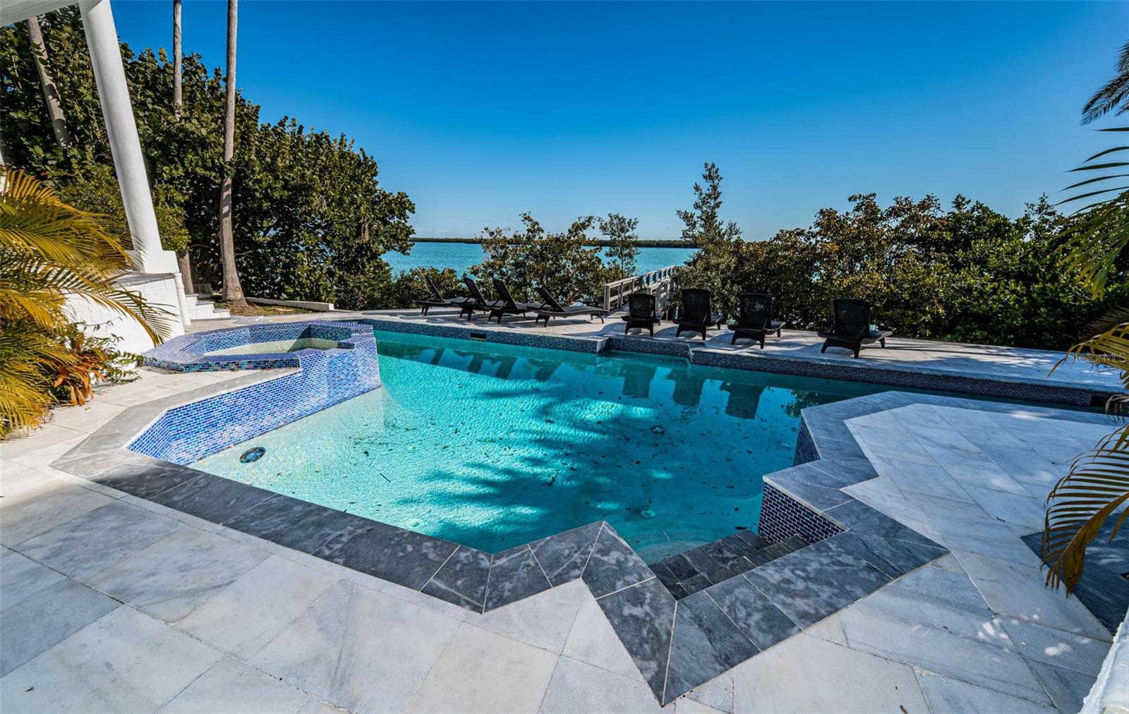 TB8472517 Property Photo