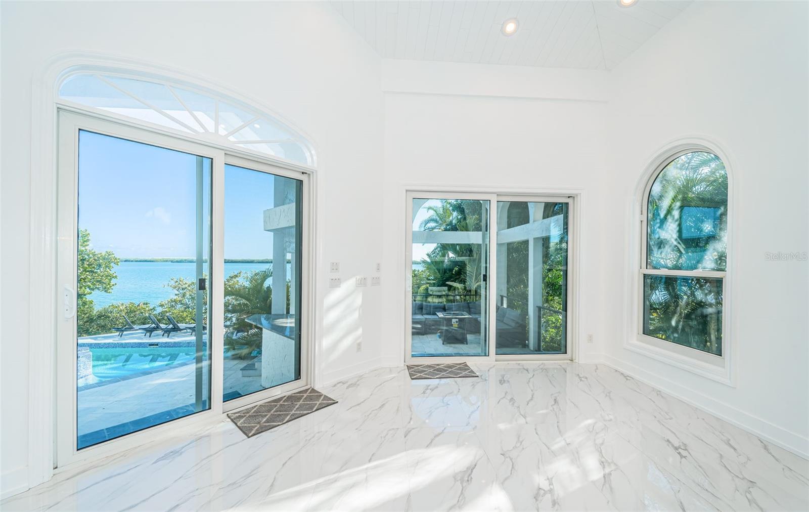 TB8472517 Property Photo