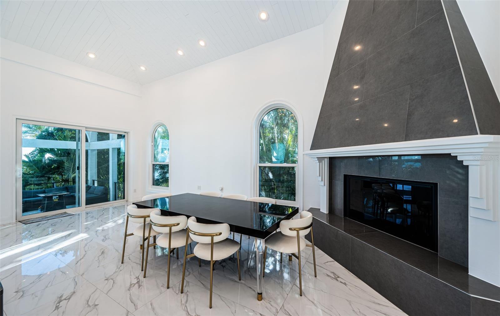 TB8472517 Property Photo